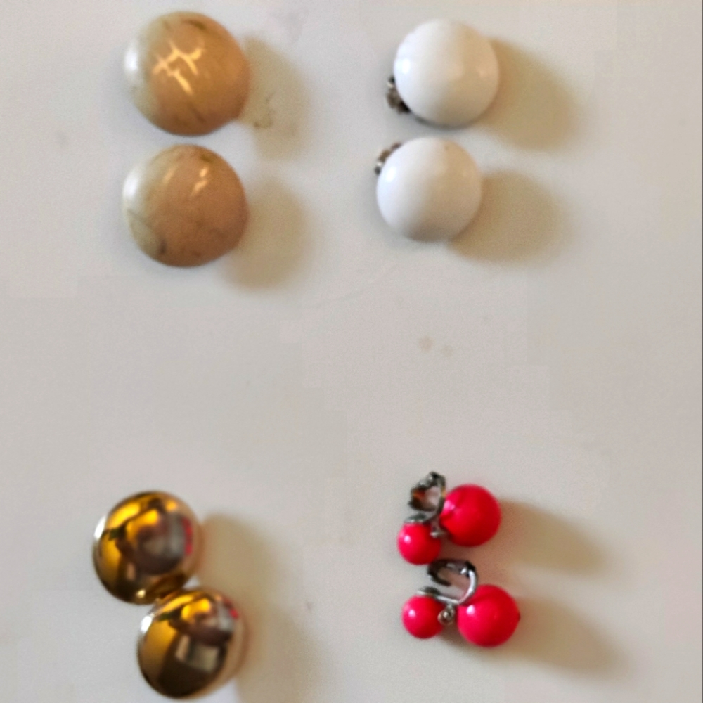 Vintage clip earrings lot